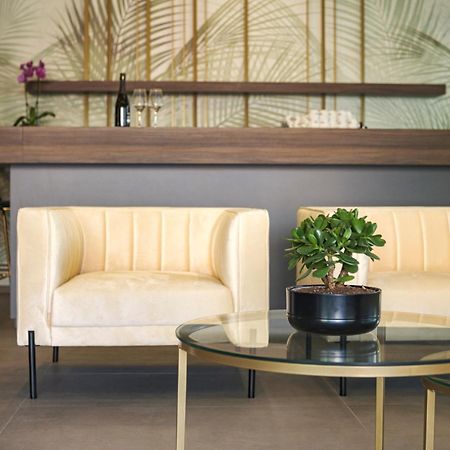 רימיני Residence Goldoni6 Suite Apartment מראה חיצוני תמונה