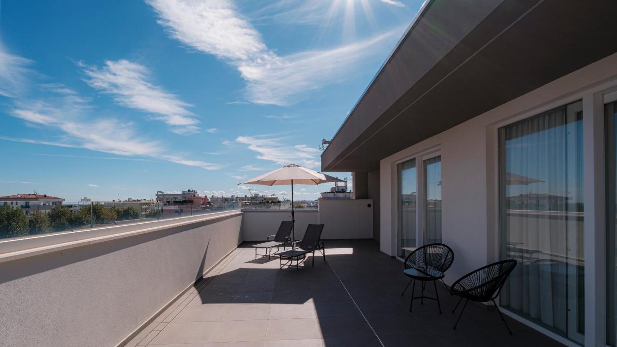 רימיני Residence Goldoni6 Suite Apartment מראה חיצוני תמונה