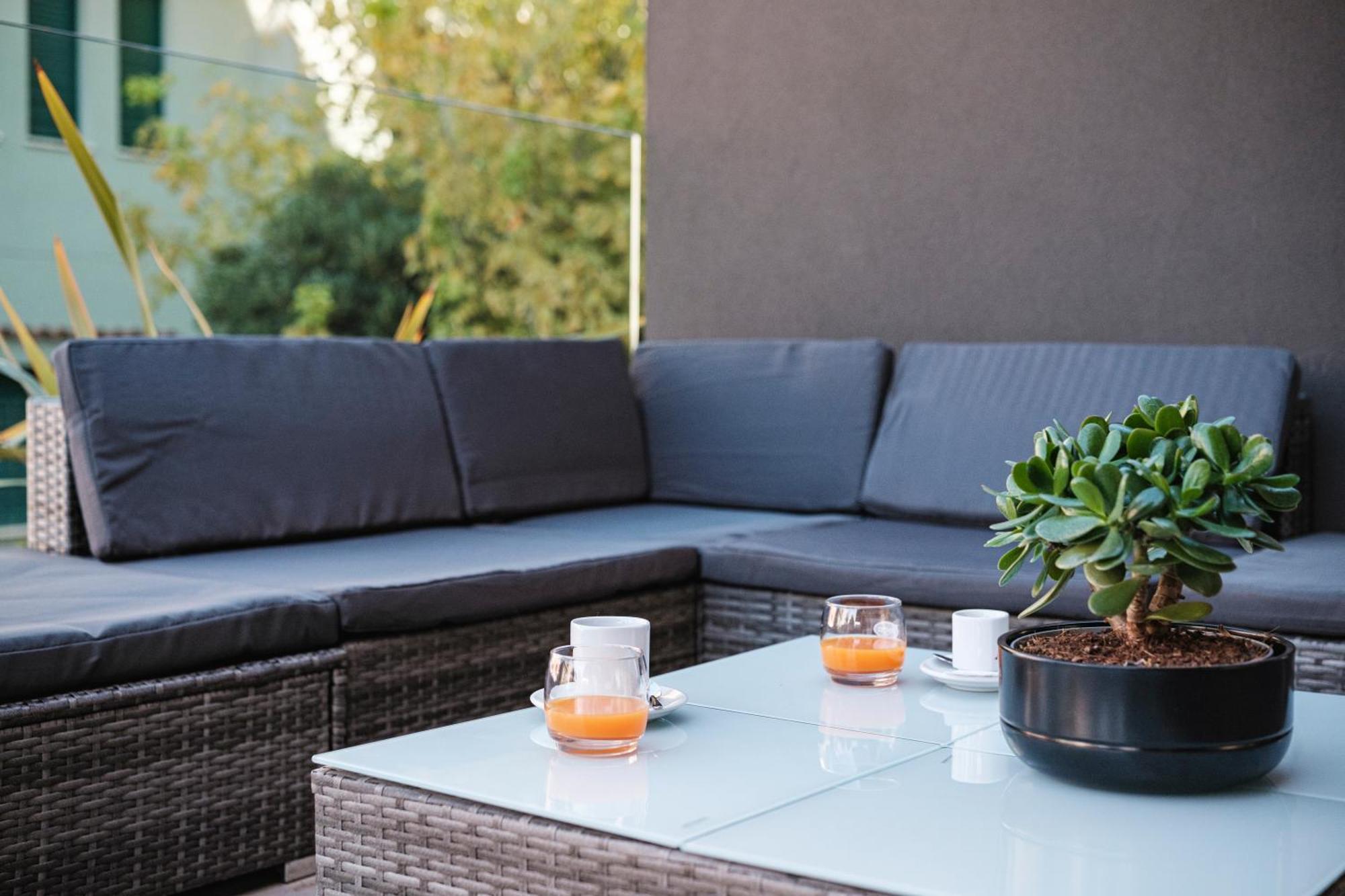 רימיני Residence Goldoni6 Suite Apartment מראה חיצוני תמונה